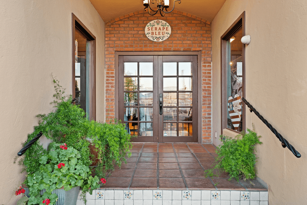 Serape Bleu Entrance